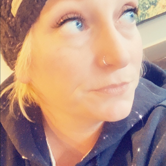 Meet your Posher, Kelli - Picture 3 of 7